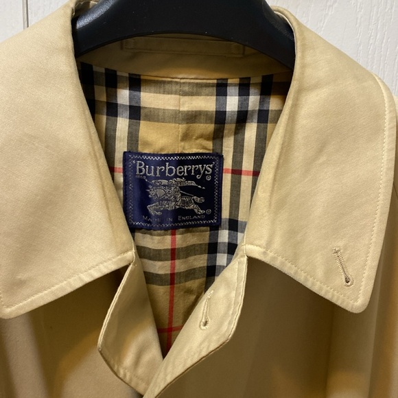 Burberry Vintage Trench Coat - Picture 2 of 14